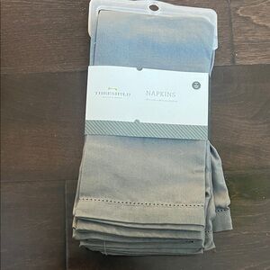 NWT Threshold Soft Gray Napkin Set of 4